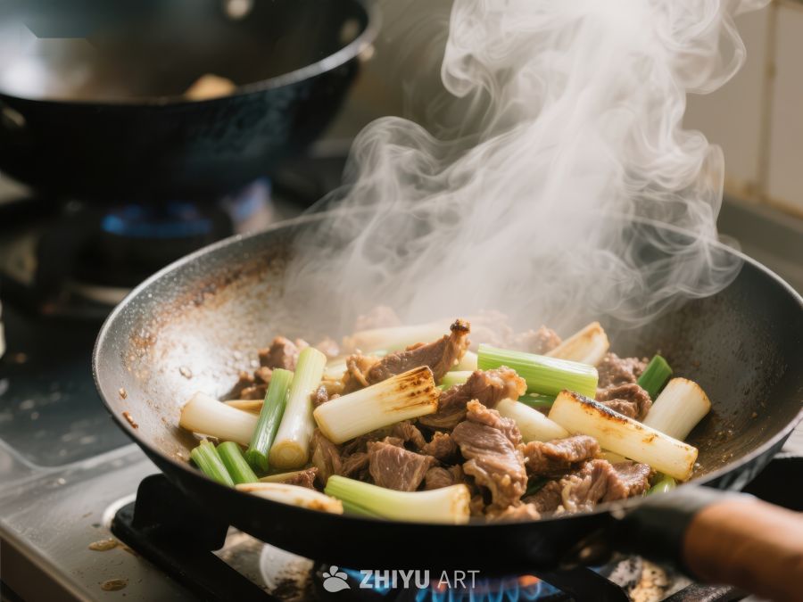 热炒牛肉与葱段，蒸汽升腾 755