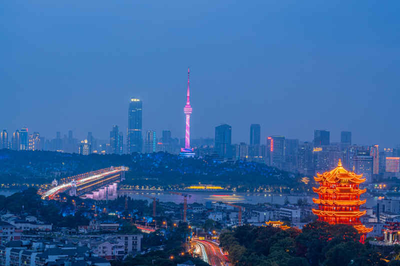 武汉夜景长江大桥龟山电视塔黄鹤楼同框