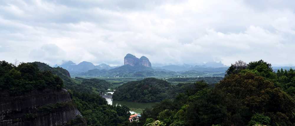 丹霞山全景