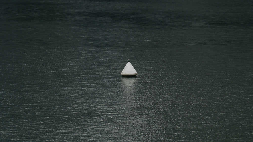 江上浮标