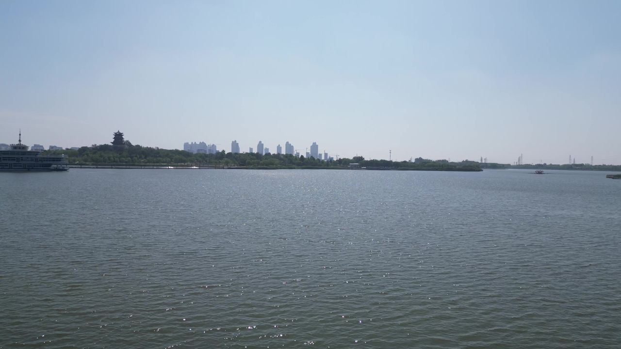 航拍山东东营清风湖公园