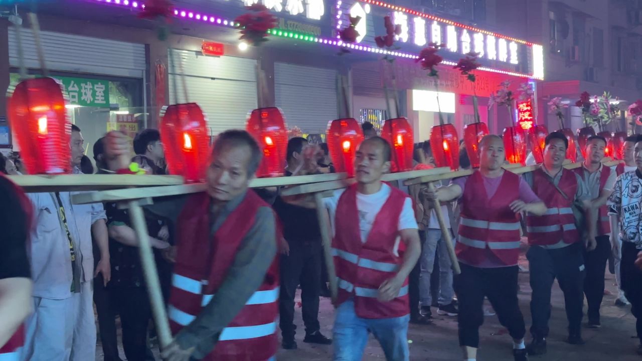 迎龙灯