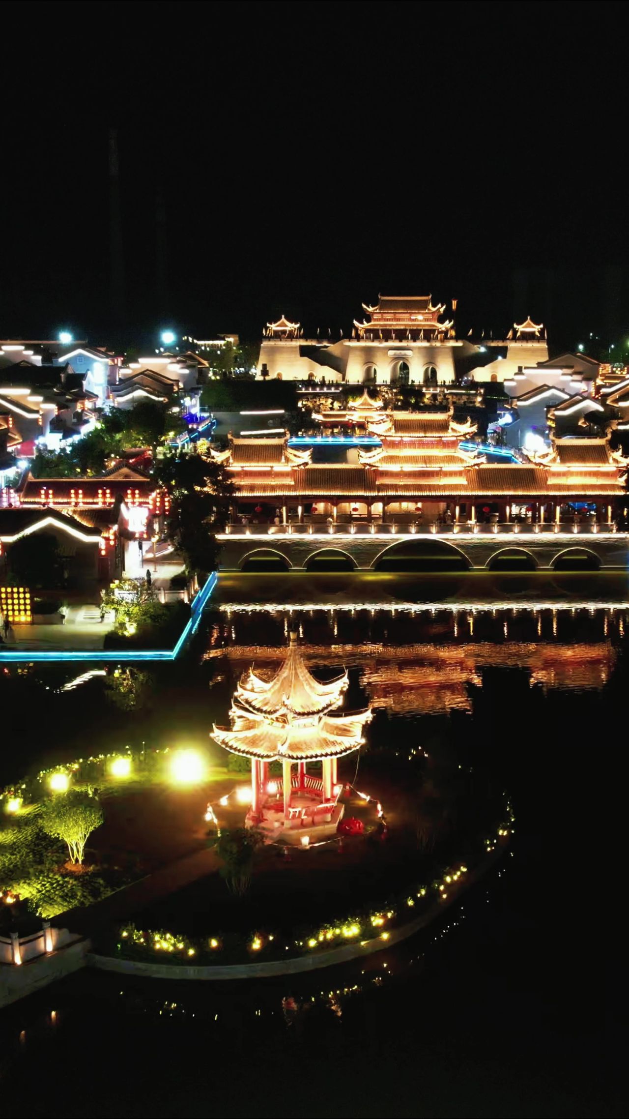 广西崇左太平古城夜景竖屏航拍 