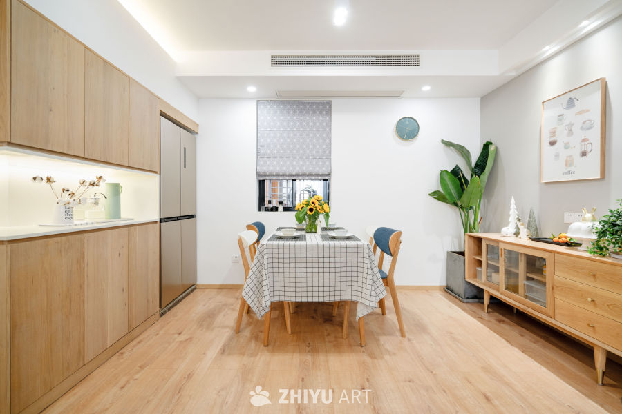 现代简约厨房与用餐区
