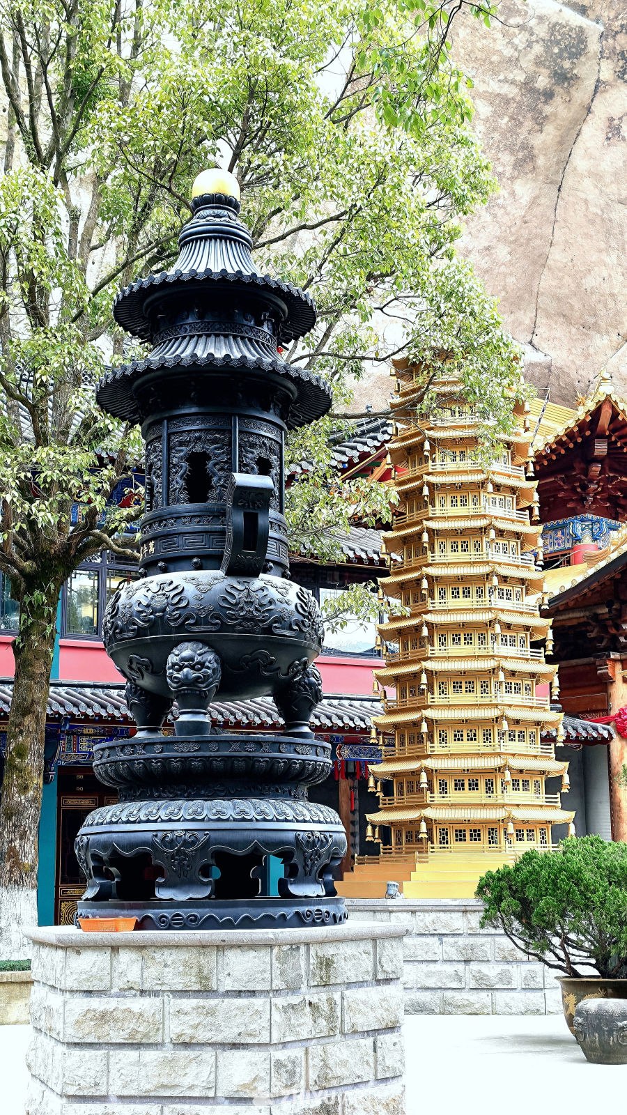 万佛寺塔式香炉&宝塔