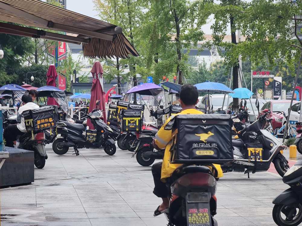 美团外卖小哥