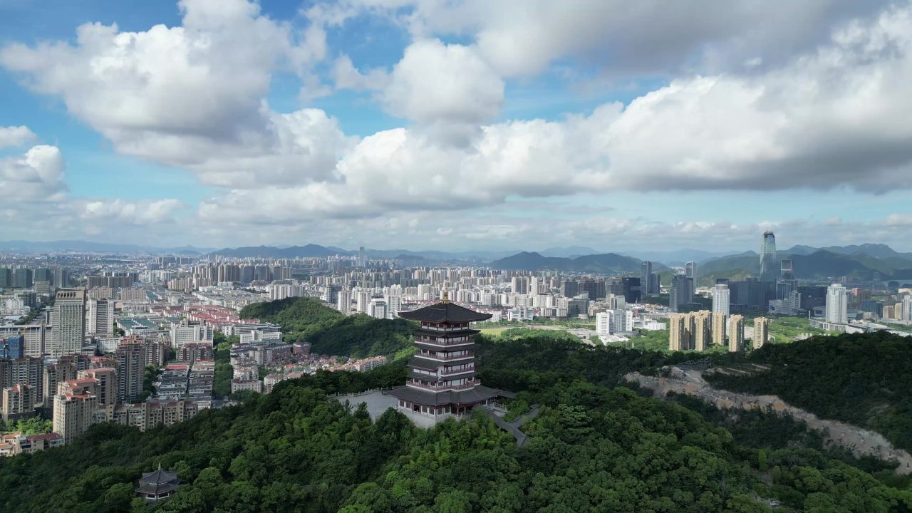  航拍台州白云飞瀑公园白云阁