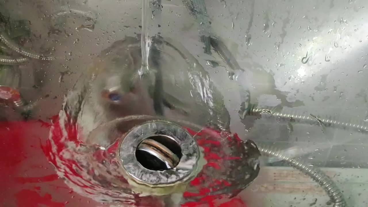 水池里的流水素材