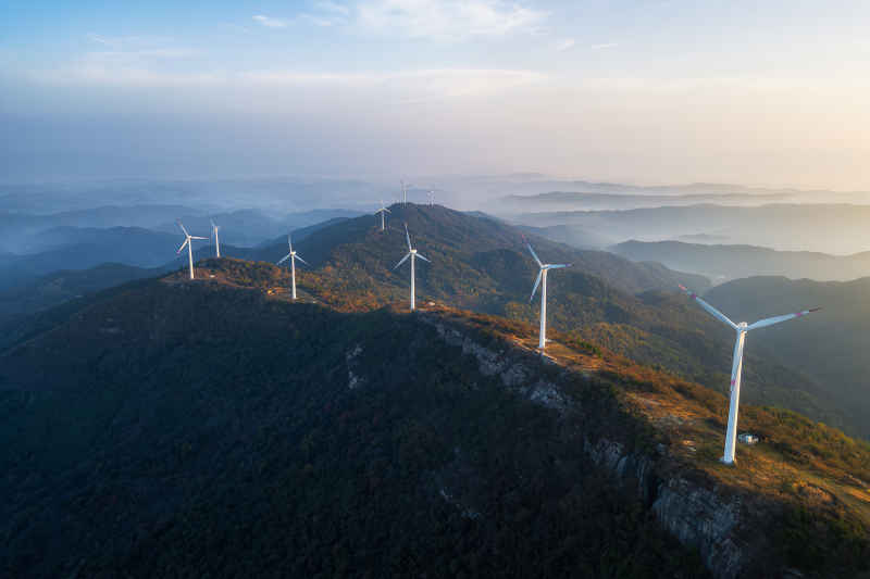 层峦