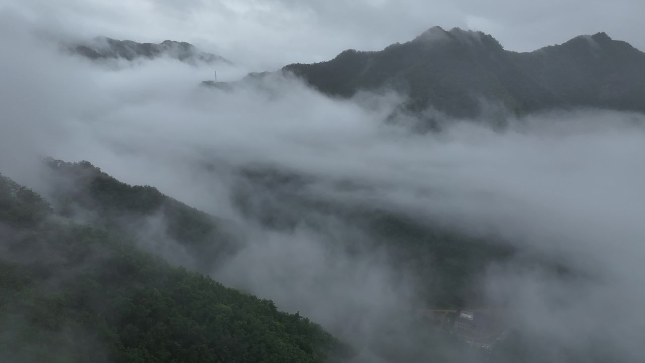 山间云海