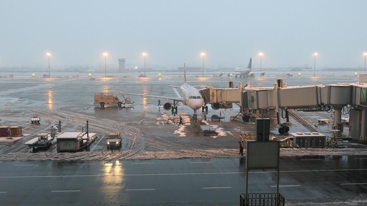 雪中新郑国际机场