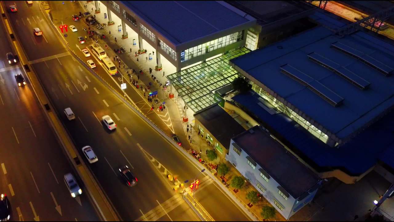 都市夜色车流
