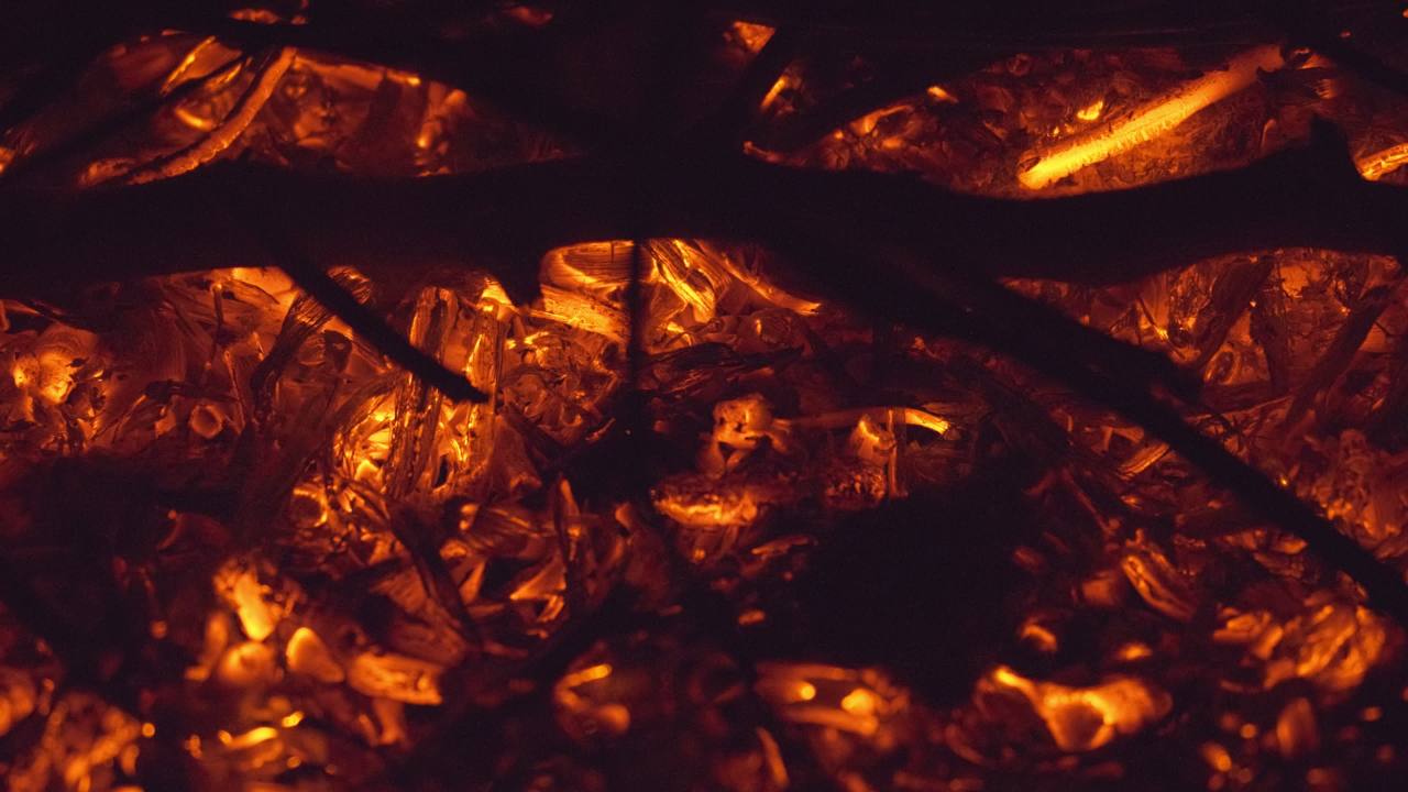 燃烧的木柴炭火 31