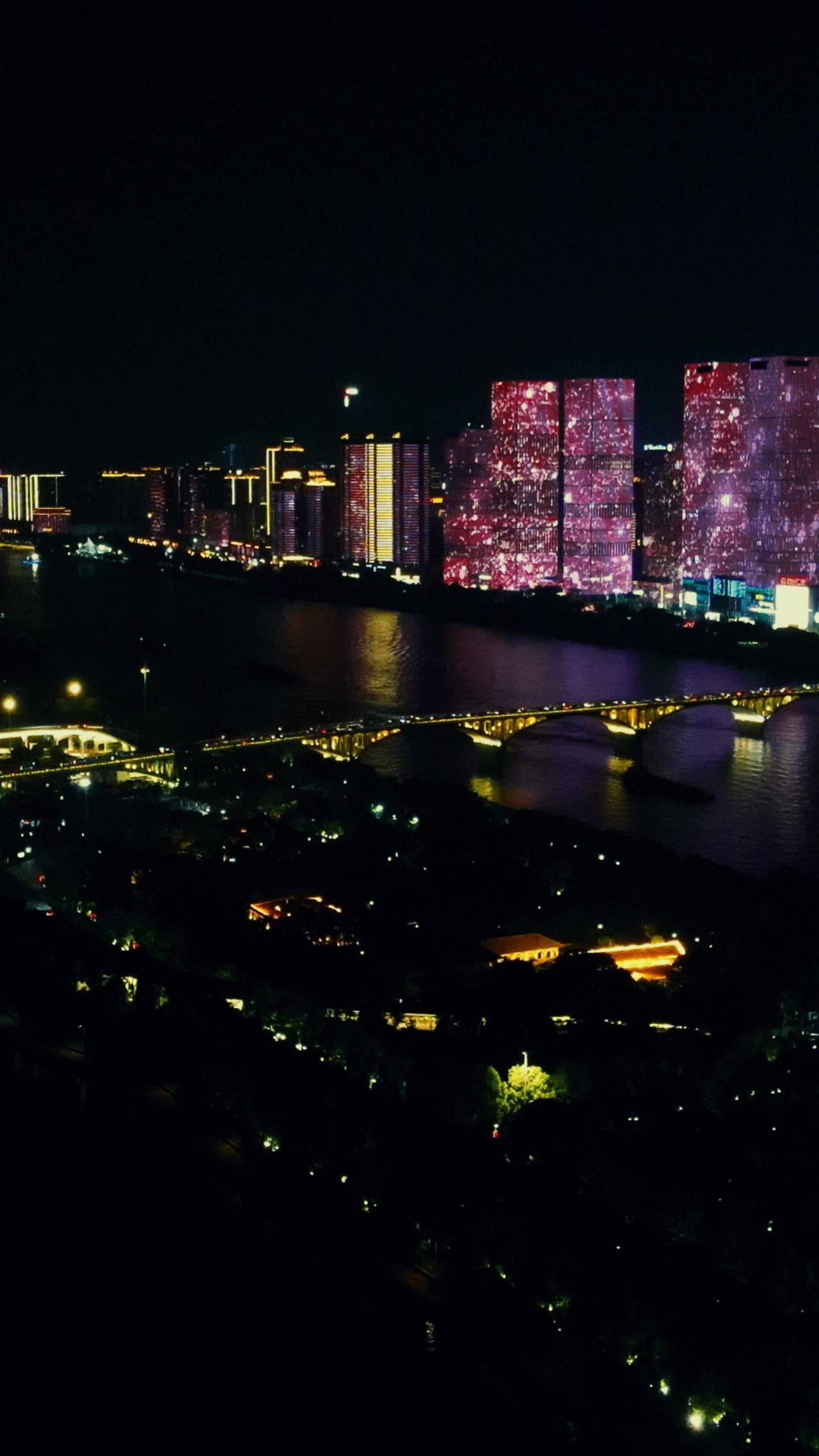 湖南长沙城市夜景竖屏航拍