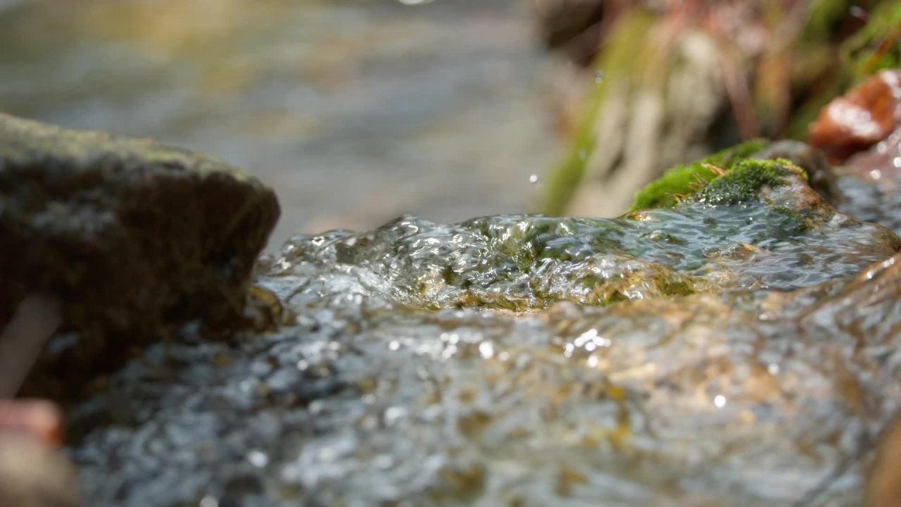 山泉水矿泉水潺潺小溪流水瀑布 45