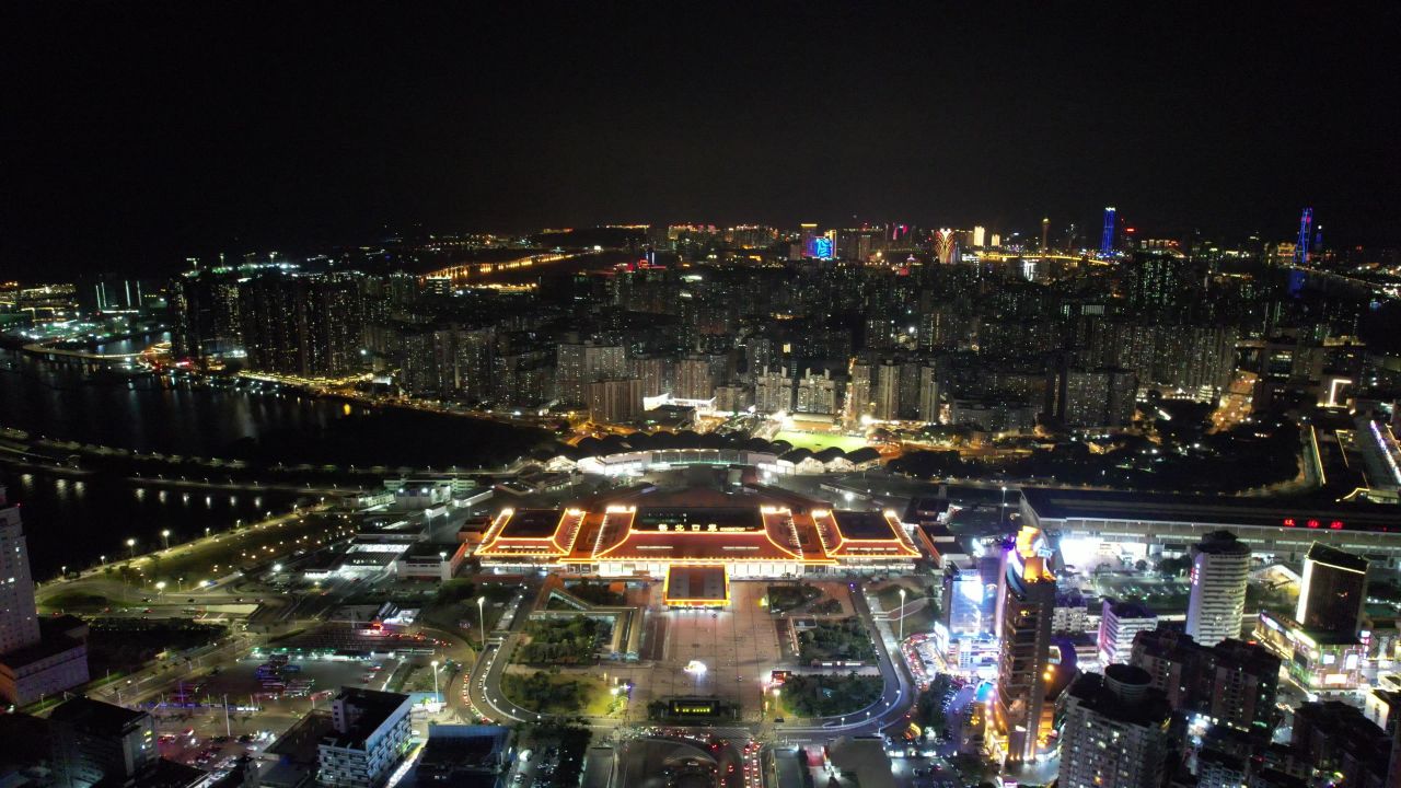 广东珠海拱北口岸夜景灯光航拍