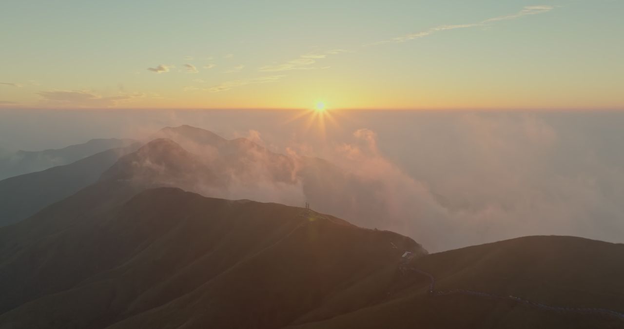 江西萍乡武功山日出日落云海风光航拍 13