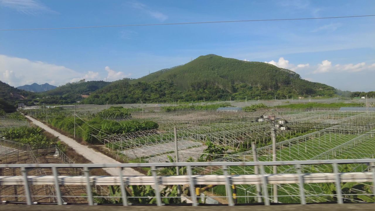 旅途高铁窗外风景一闪而过实拍 