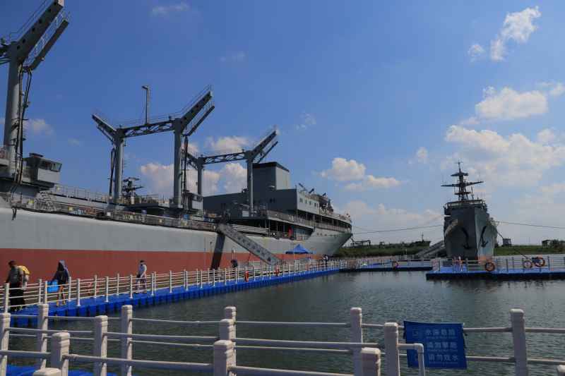 泰州舰艇公园感受大国重器