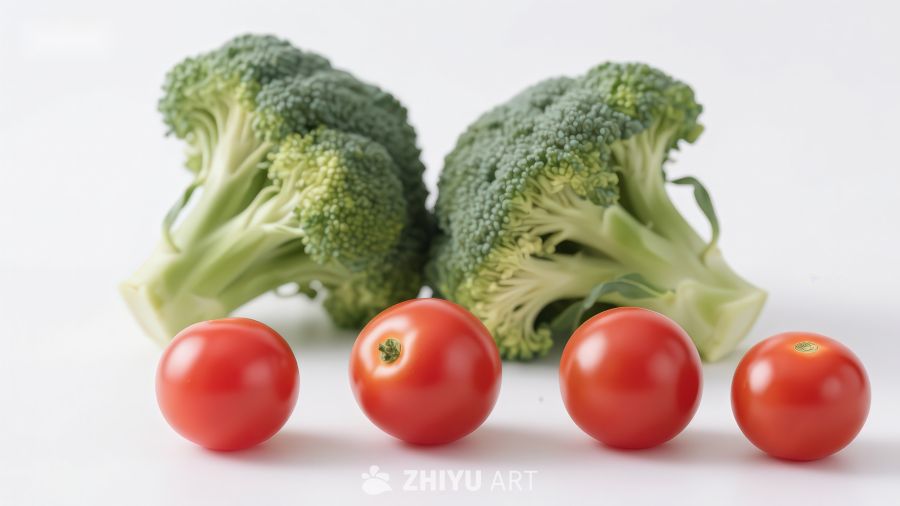 西兰花与樱桃番茄静物
