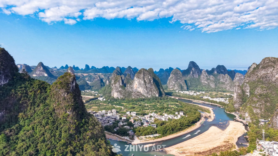 漓江边的山水田园