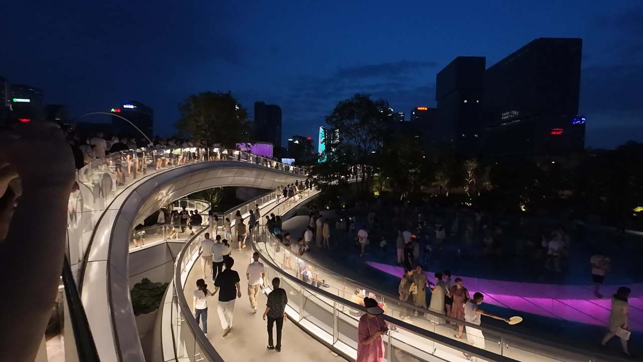 锦江人行桥 夜晚 散步 休闲