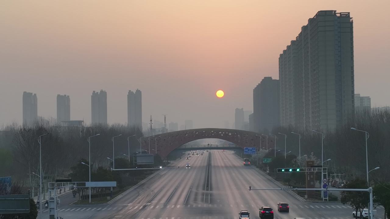 城市黄昏车流