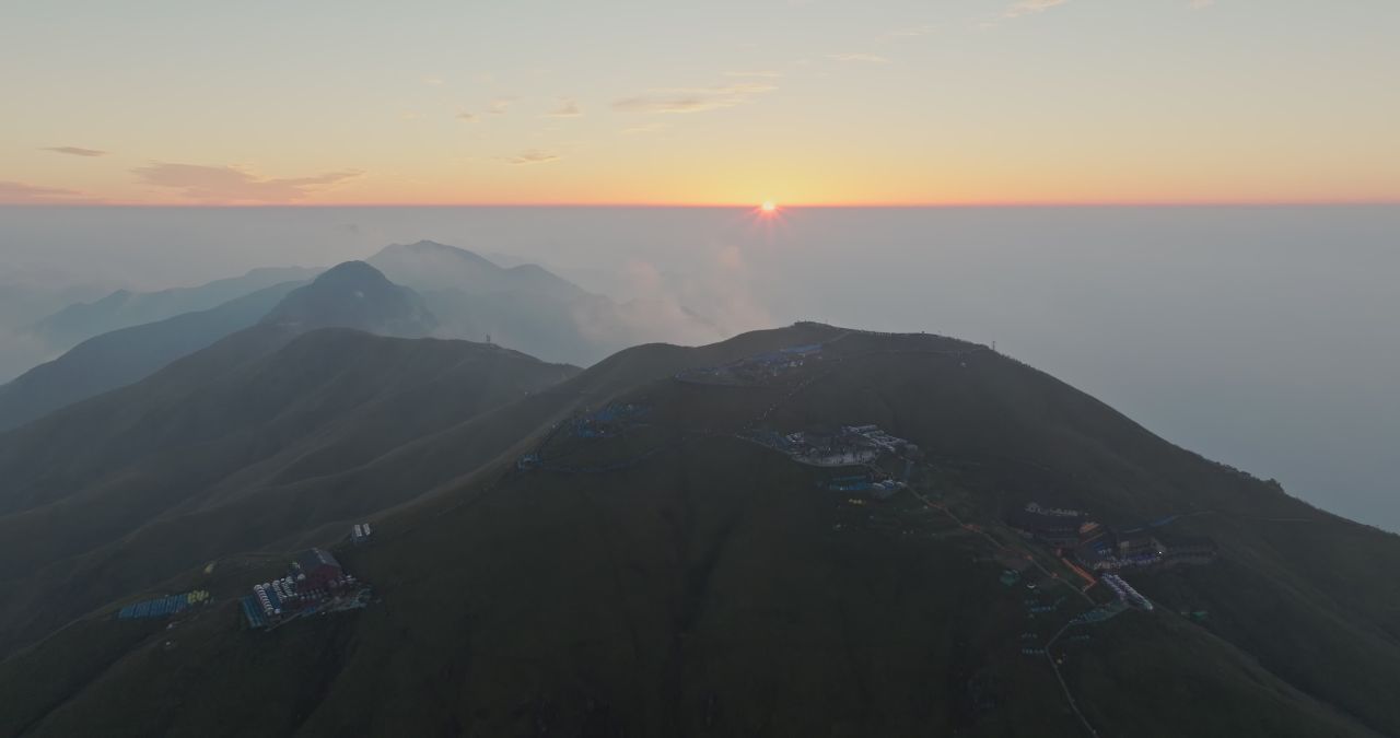 江西萍乡武功山日出日落云海风光航拍 14