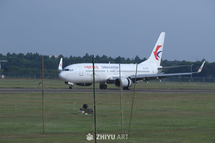 中国东方航空飞机准备起飞