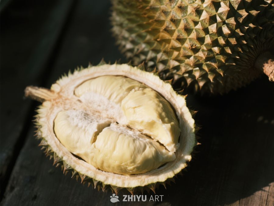 新鲜榴莲切开展示金黄色果肉 629