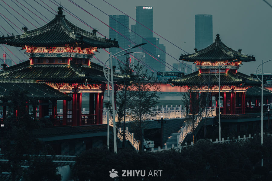 古桥夜韵：传统与现代的交融