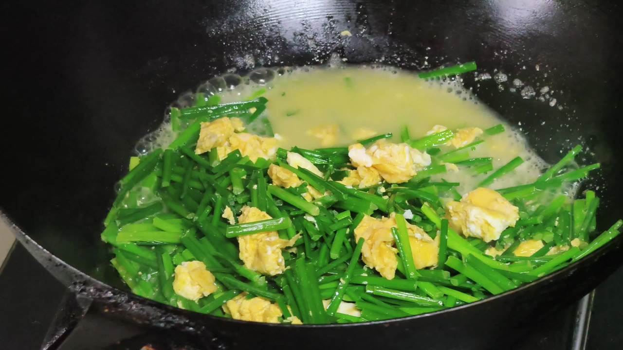 美食烹饪韭菜炒鸡蛋