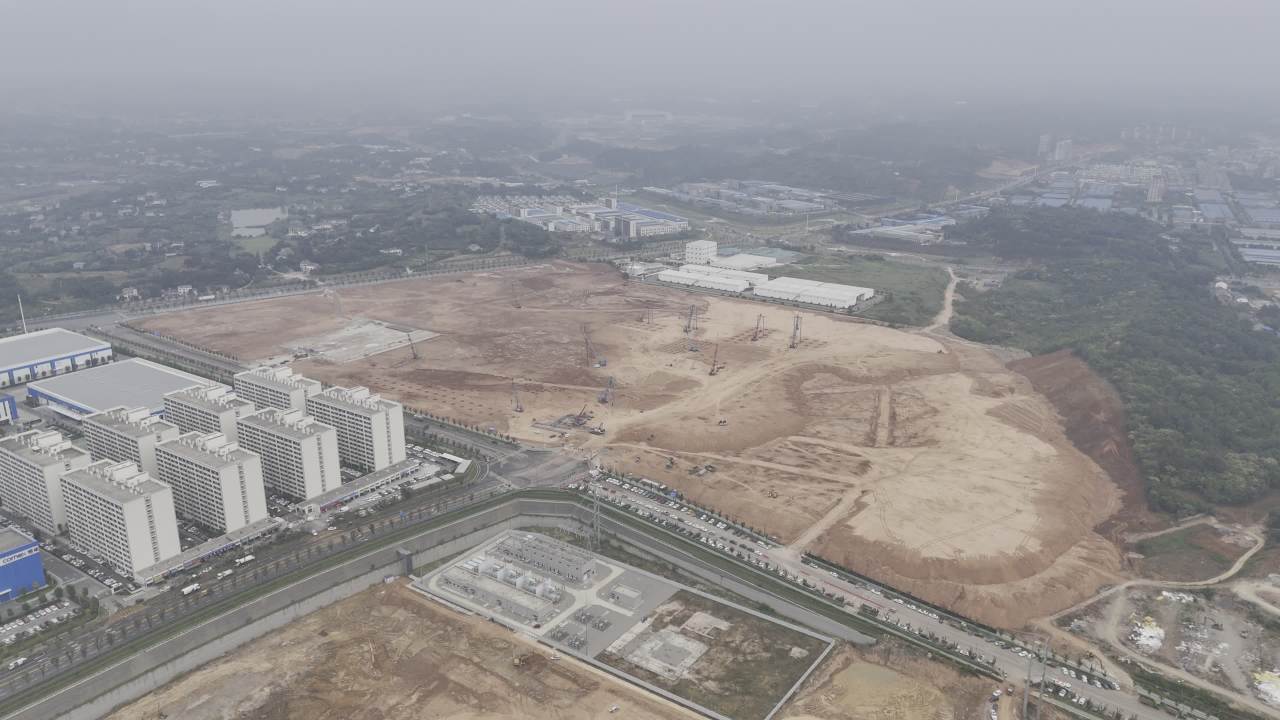 航拍城市工地建设场景