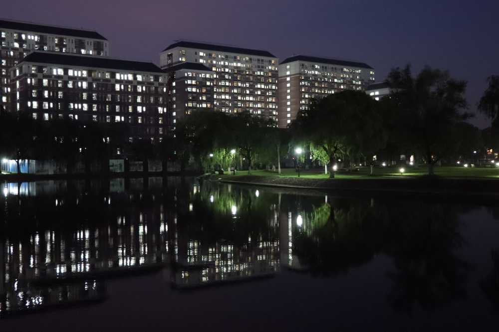 校园之夜