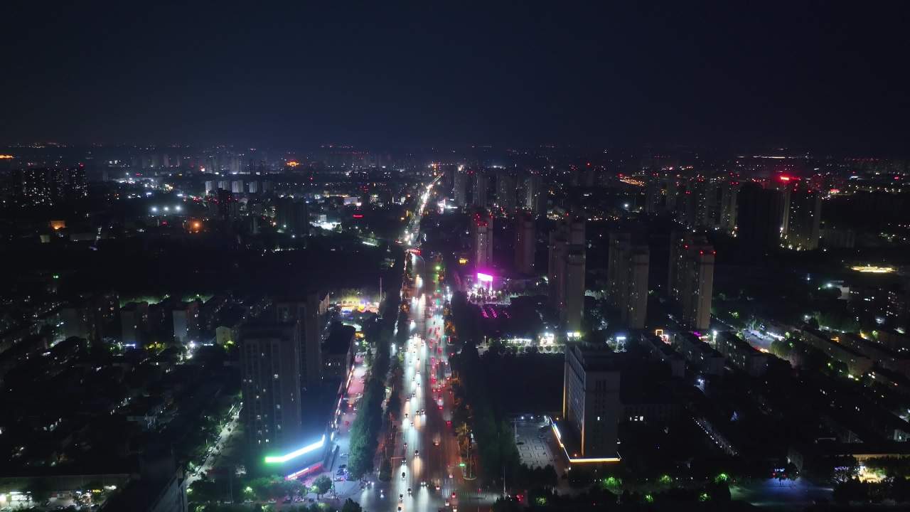 夜幕下的都市繁华