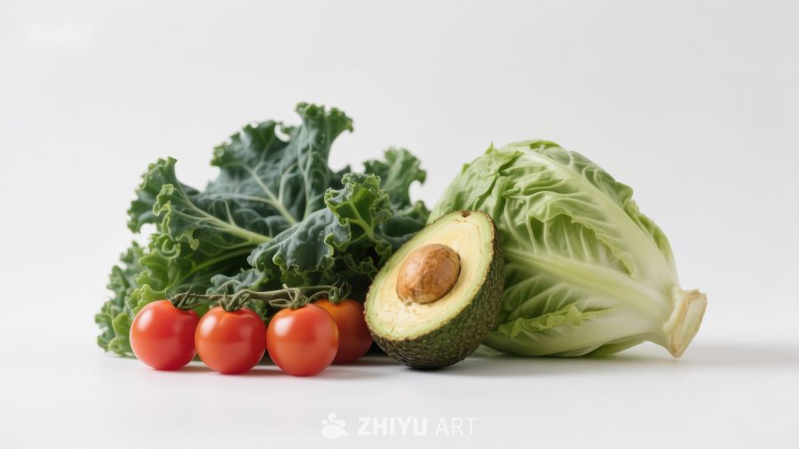 新鲜蔬菜组合：羽衣甘蓝、牛油果和樱桃番茄