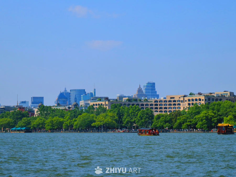 远眺西湖畔杭州城市