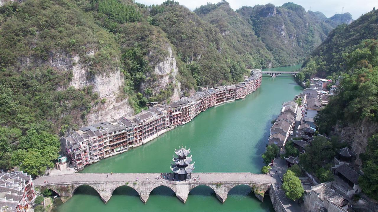 贵州黔东南镇远古镇5A景区航拍  