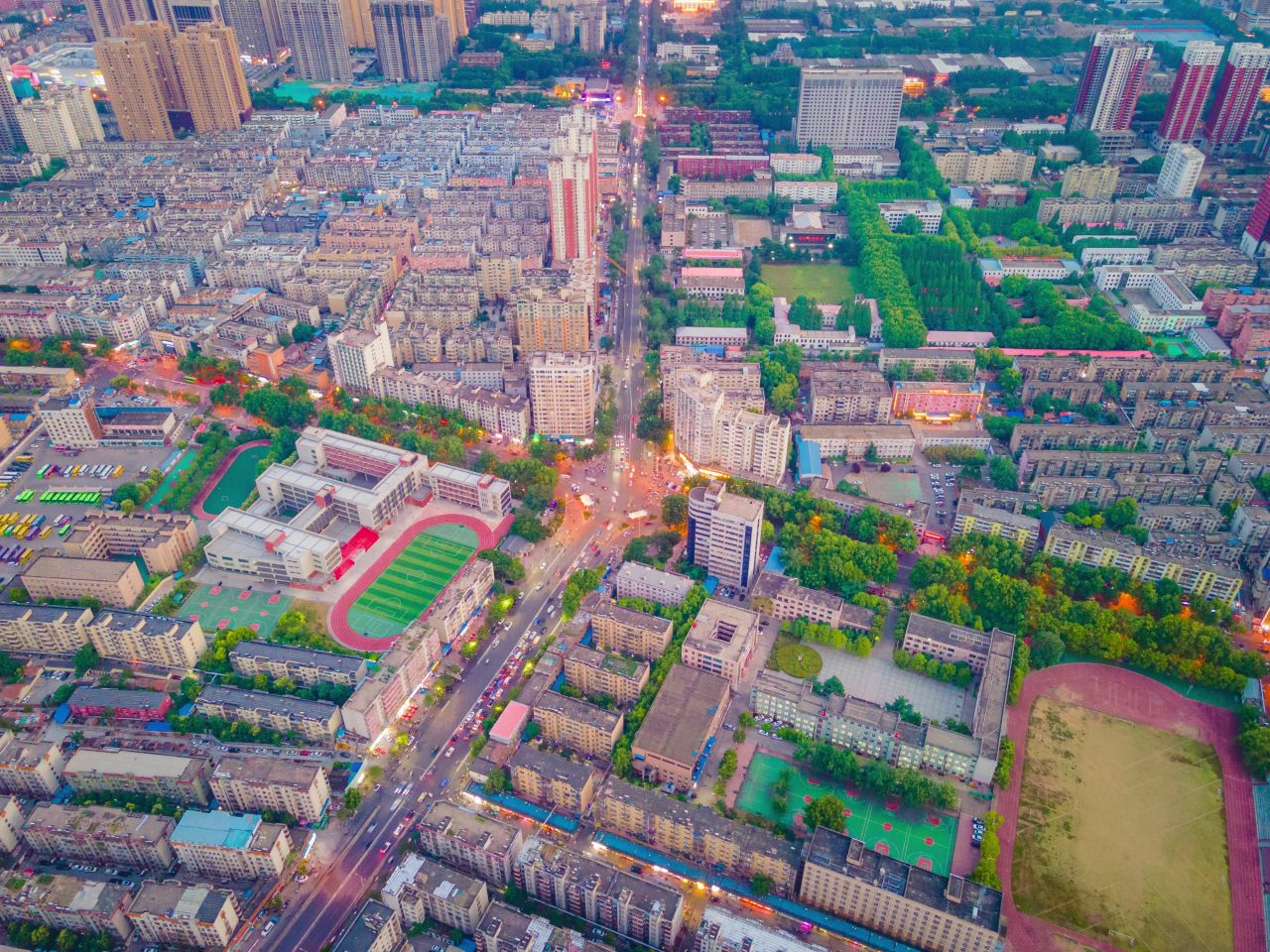 平顶山新华路立交日转夜航拍延时
