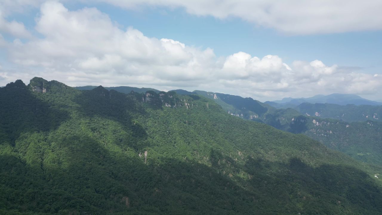 湖北神农架天眼景区蓝天白云航拍