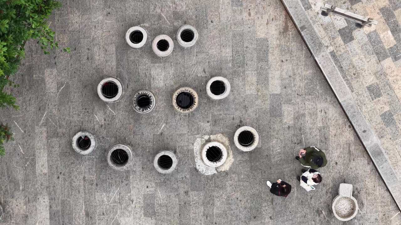 城市排水口与人