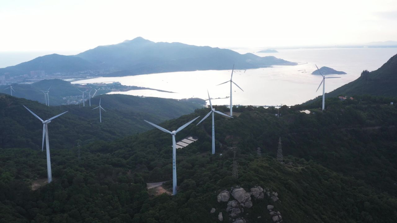 航拍 山 风车 