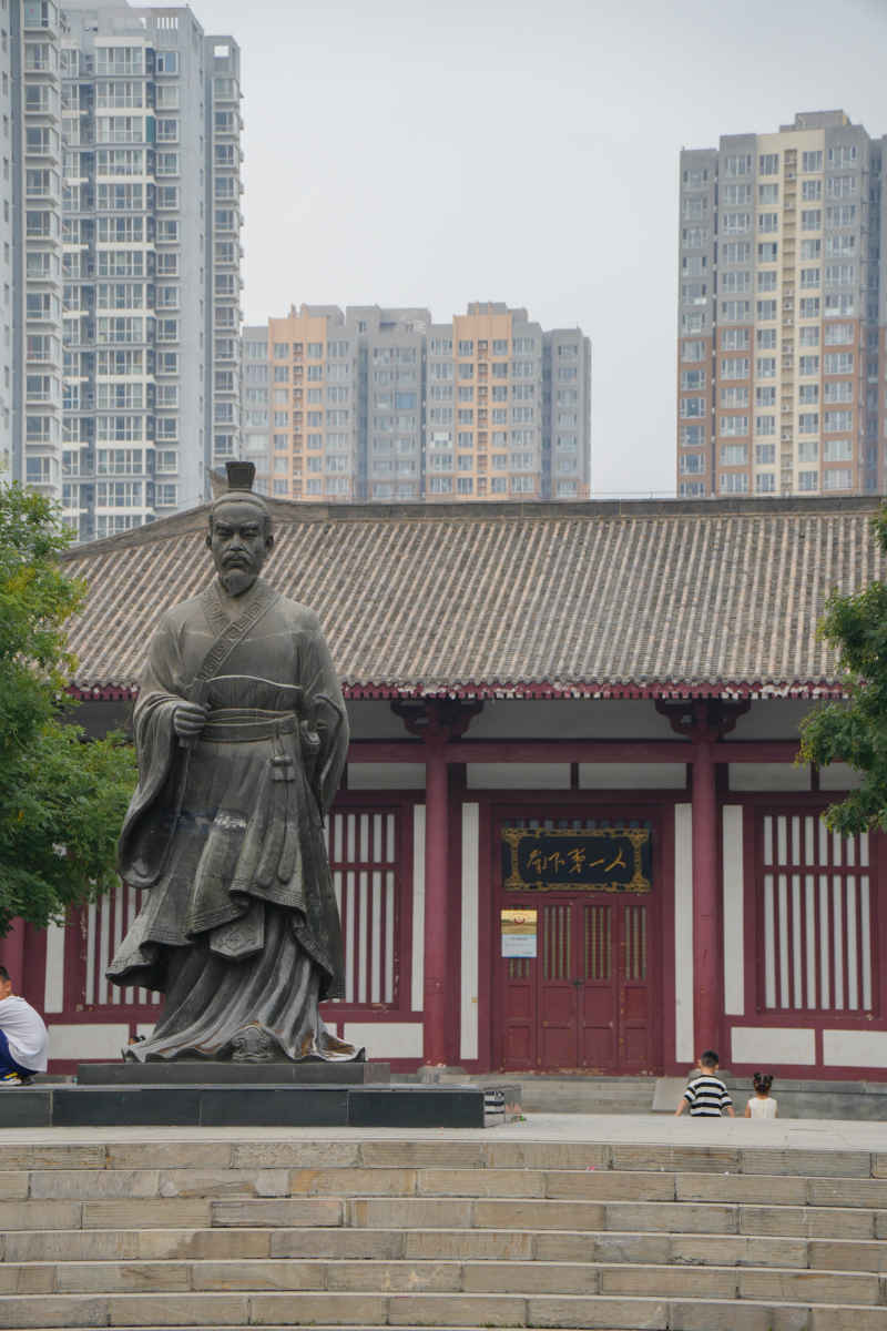 赵佗雕像