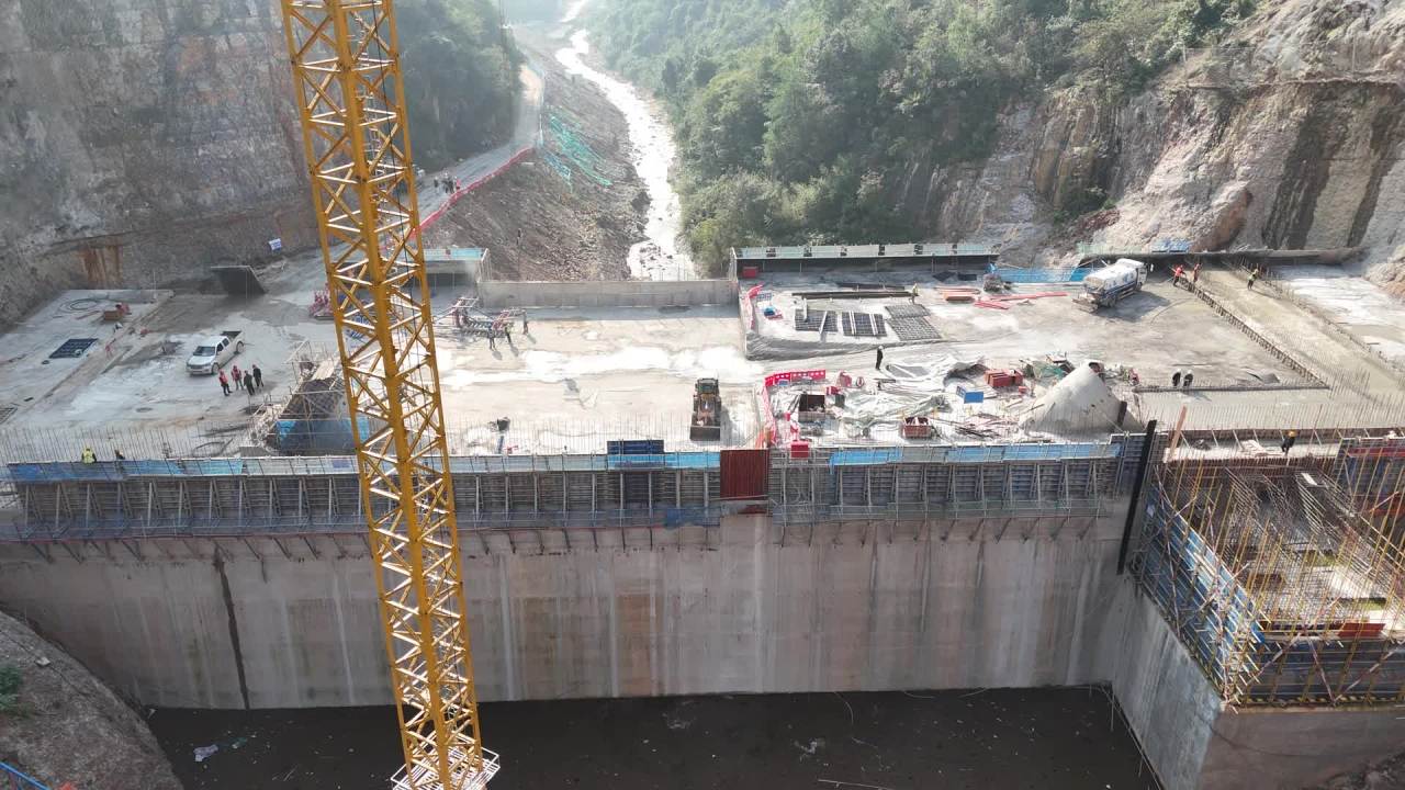 大坝施工现场航拍