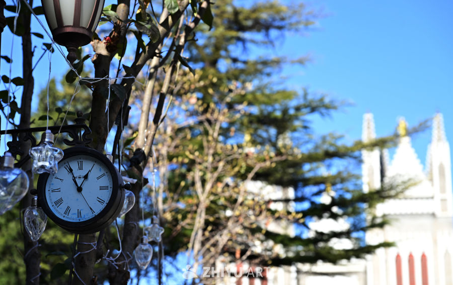 复古挂钟与欧式建筑 西什库教堂