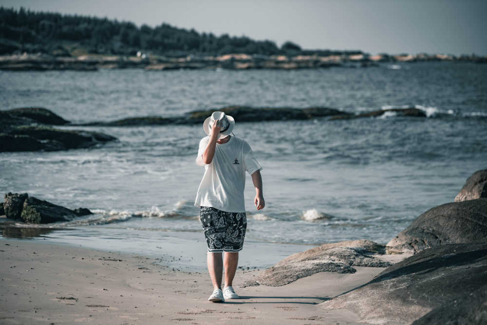 海边散步