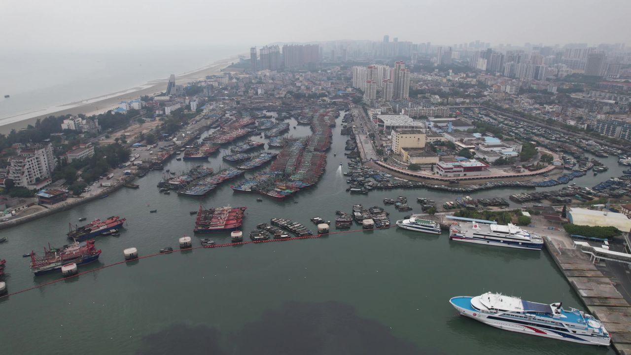 海边渔船广西北海海边风光航拍  