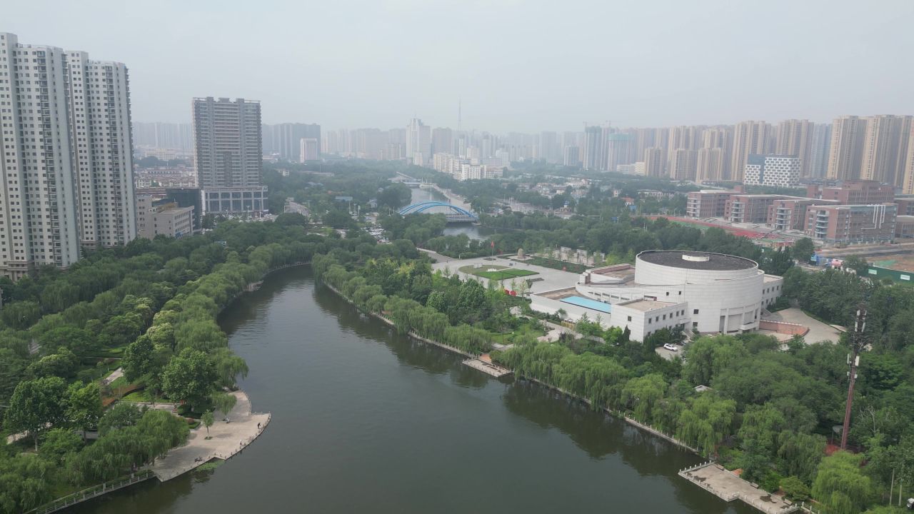  航拍山东菏泽河滨公园