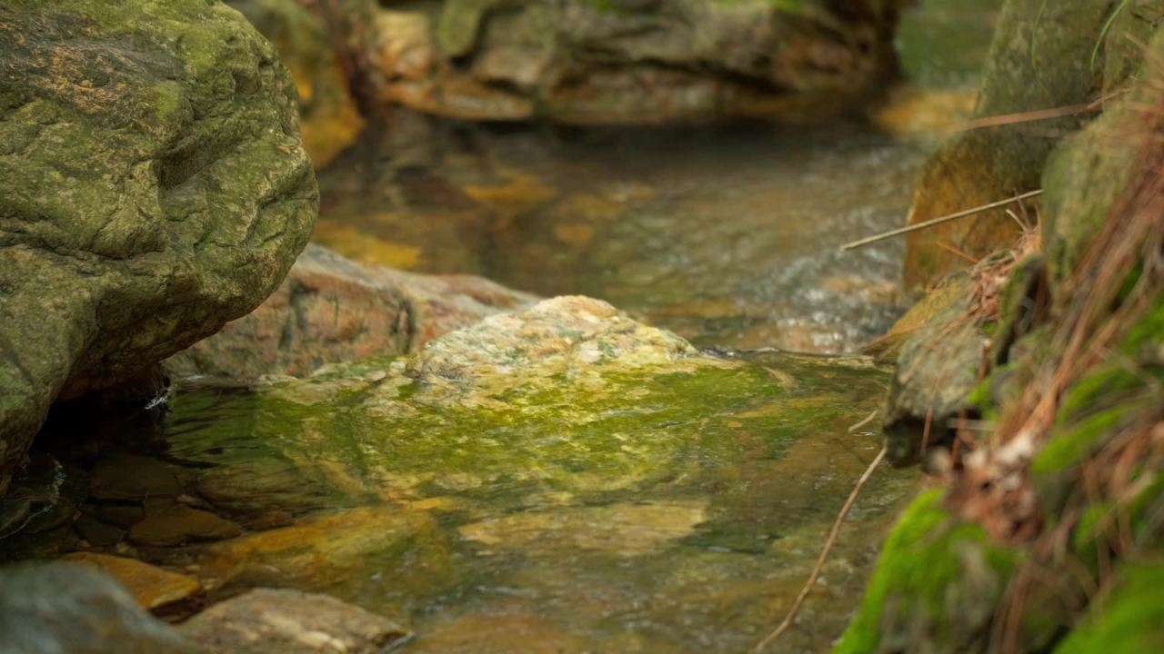 山泉水矿泉水潺潺小溪流水瀑布 12