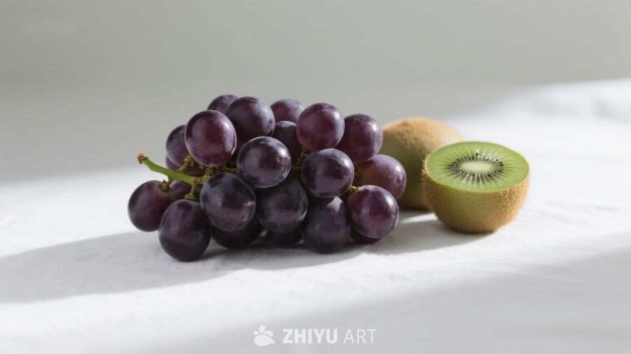葡萄与猕猴桃的静物组合